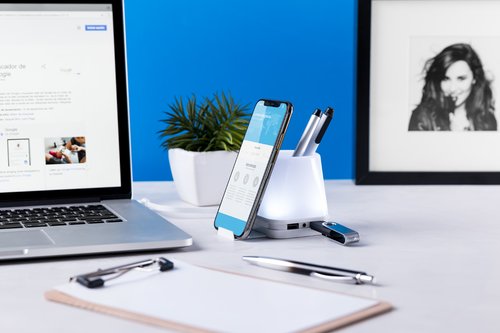Lumeo Stifteköcher mit USB-Hub