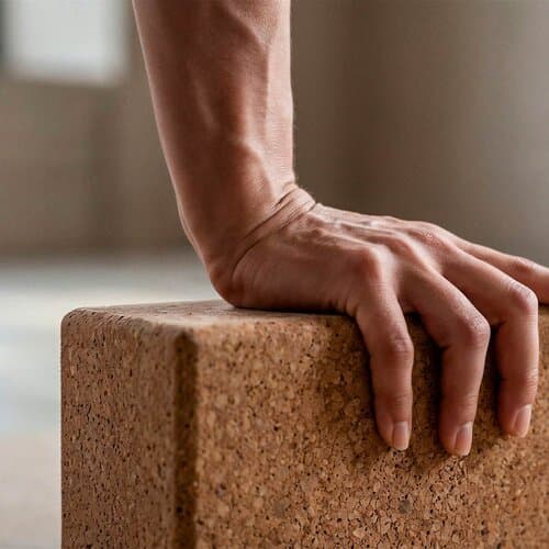 Harvey Yoga-Block aus Kork. Hergestellt in Portugal.