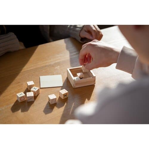 Reisespiel "Tic-Tac-Toe"