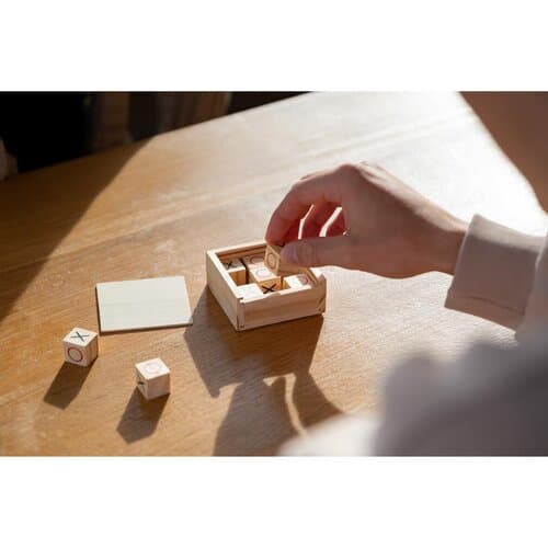 Reisespiel "Tic-Tac-Toe"