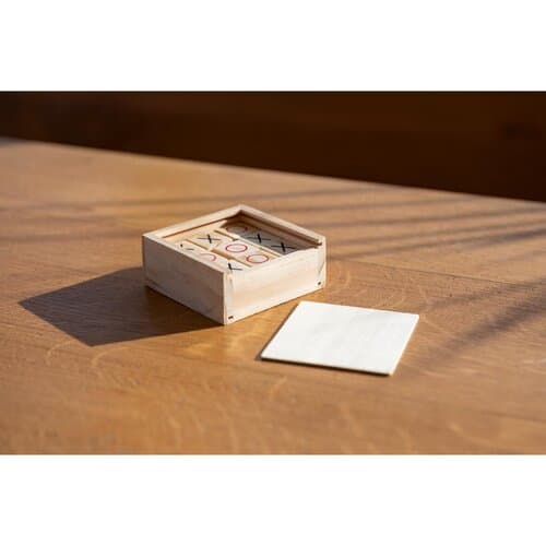 Reisespiel "Tic-Tac-Toe"