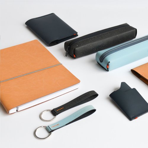 Recycled leather cardholder Kartenhalter
