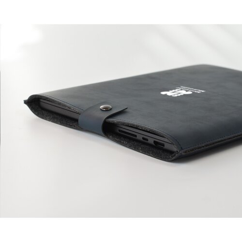 Recycled Leather Laptop Sleeve 16"