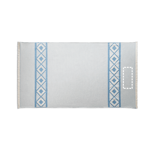 MALEK. Multifunktions- und Badetuch (350g/m²) aus Baumwolle (85%) sowie recycelter Baumwolle (15%), leicht und widerstandsfähig – Druckbeispiel Digitaler Transfer, 4 x 3 cm - Vorderseite