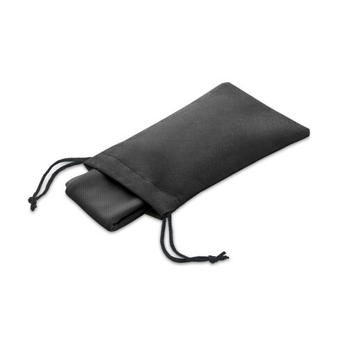 BERNAL. Sporthandtuch aus recyceltem Polyester (100% rPET) dient zur Erfrischung mit Vliesstoffbeutel