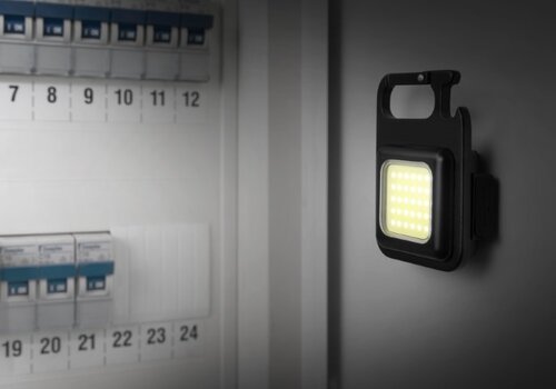 Metmaxx® LED MegaBeam Lampe "MiniSquareLightReCharge"