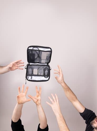 TROIKA Kabeltasche TROIKA BLACK TECH POUCH 2