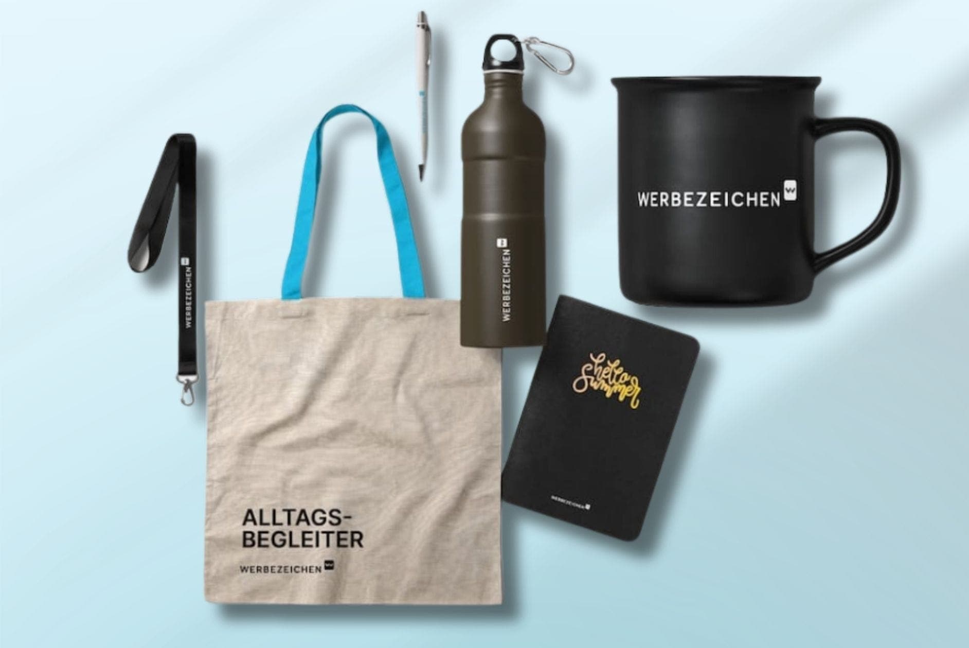 Headerbild verschiedene Werbemittel mit Werbezeichen-Logo auf blauem Hintergrund.