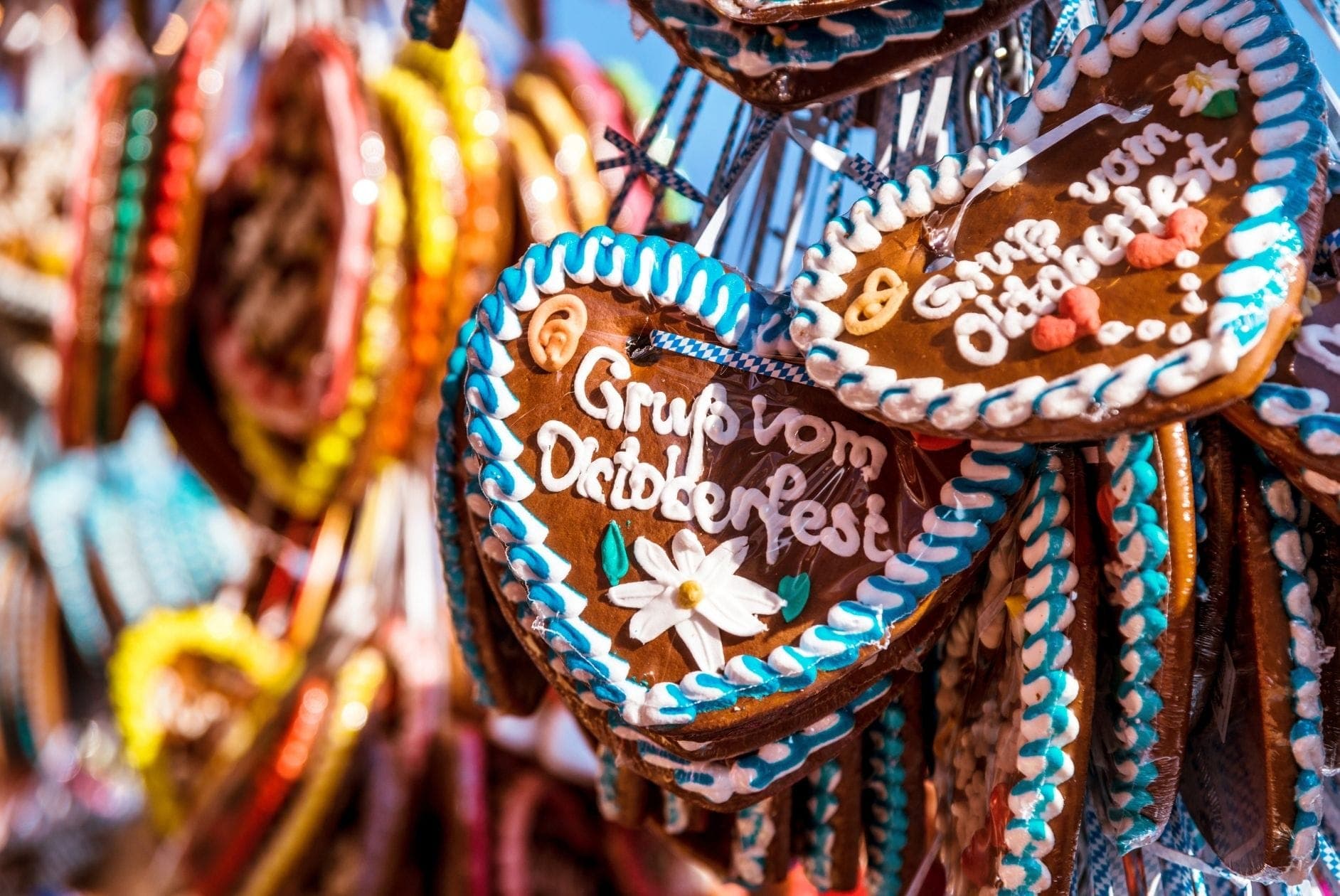 Headerbild Lebkuchenherzen mit Aufschrift "Gruß vom Oktoberfest"