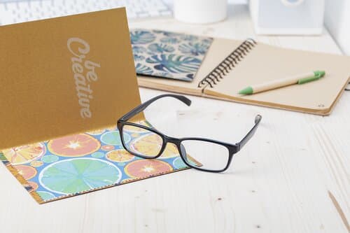 Dioptry Mail Eco Postkarte mit Brillenreinigungstuch
