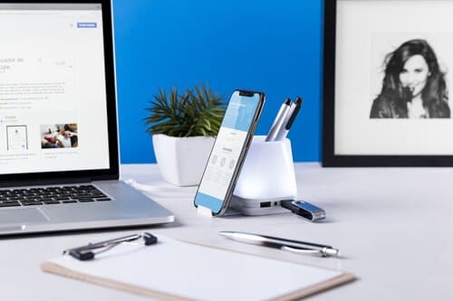 Lumeo Stifteköcher mit USB-Hub