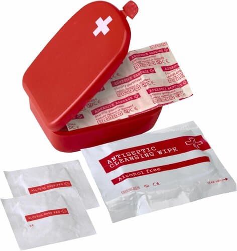 Erste-Hilfe-Set Mila | Kunststoffkoffer | Rot mit weißem Kreuz