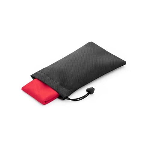 BERNAL. Sporthandtuch aus recyceltem Polyester (100% rPET) dient zur Erfrischung mit Vliesstoffbeutel