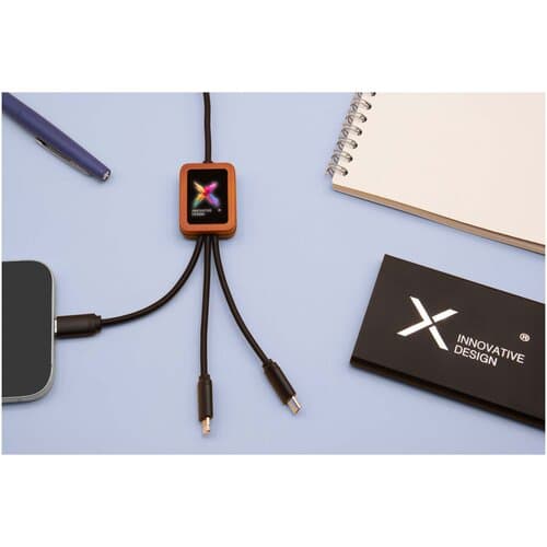 SCX.design C38 40W 5-in-1 Ladekabel aus rPET in quadratischem Bambusgehäuse mit Leuchtlogo