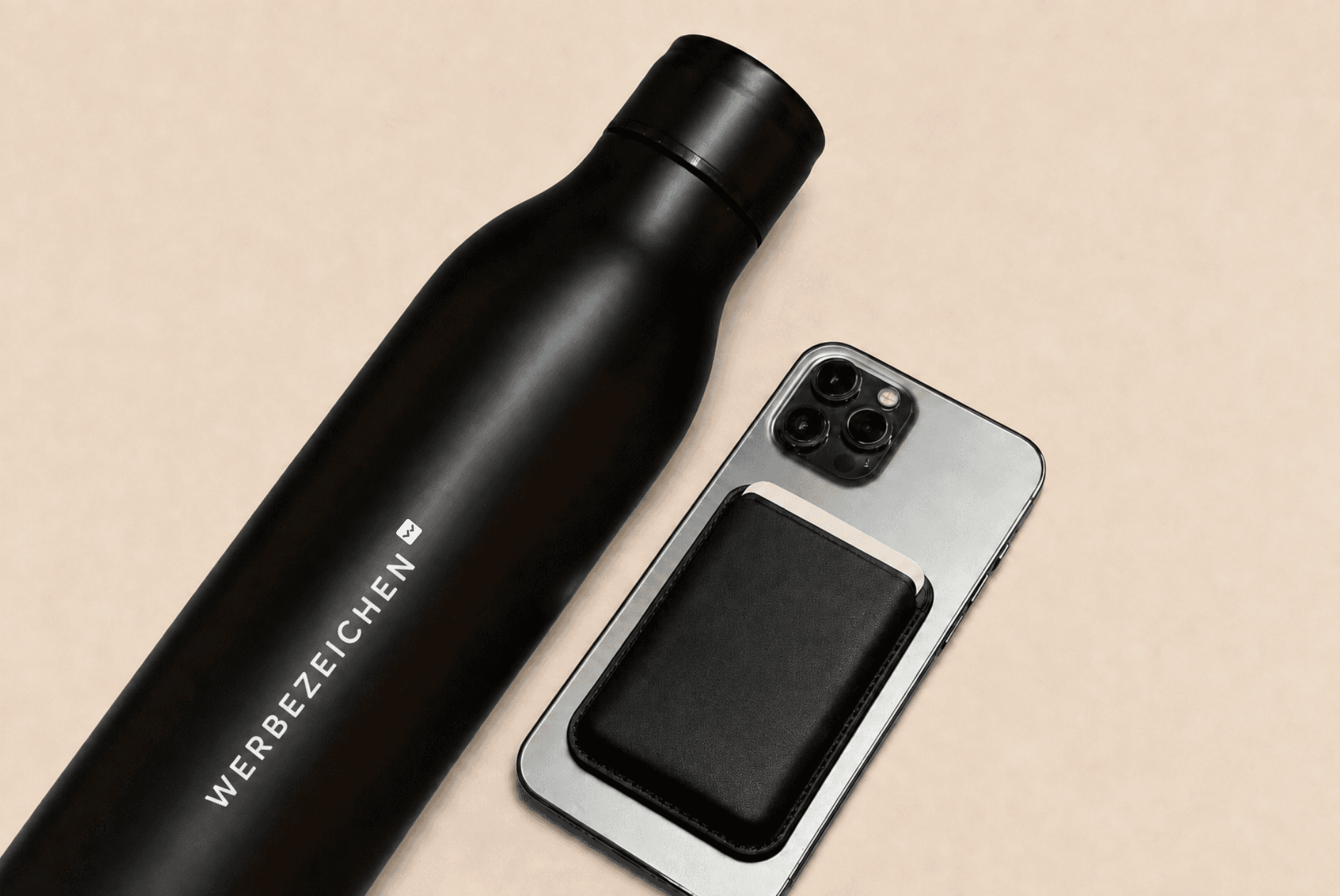 Moderne und innovative Messeartikel 2026 Header: Flasche und Handy Zubehör